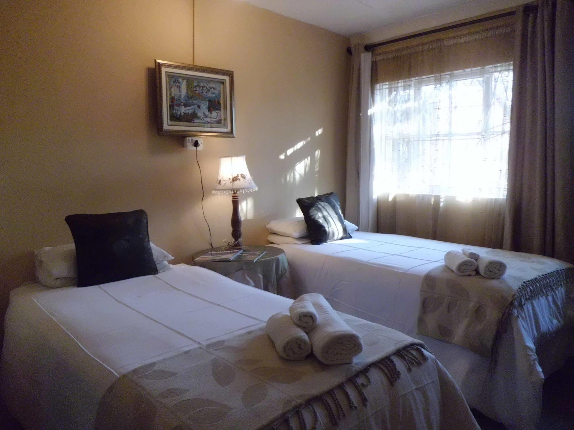 Morning Glory Cottages Venterstad ภายนอก รูปภาพ
